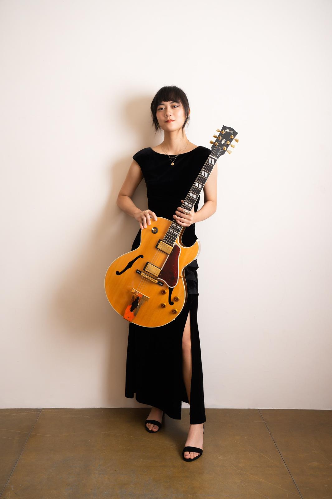 Ponpon Chen singing jazz vocals